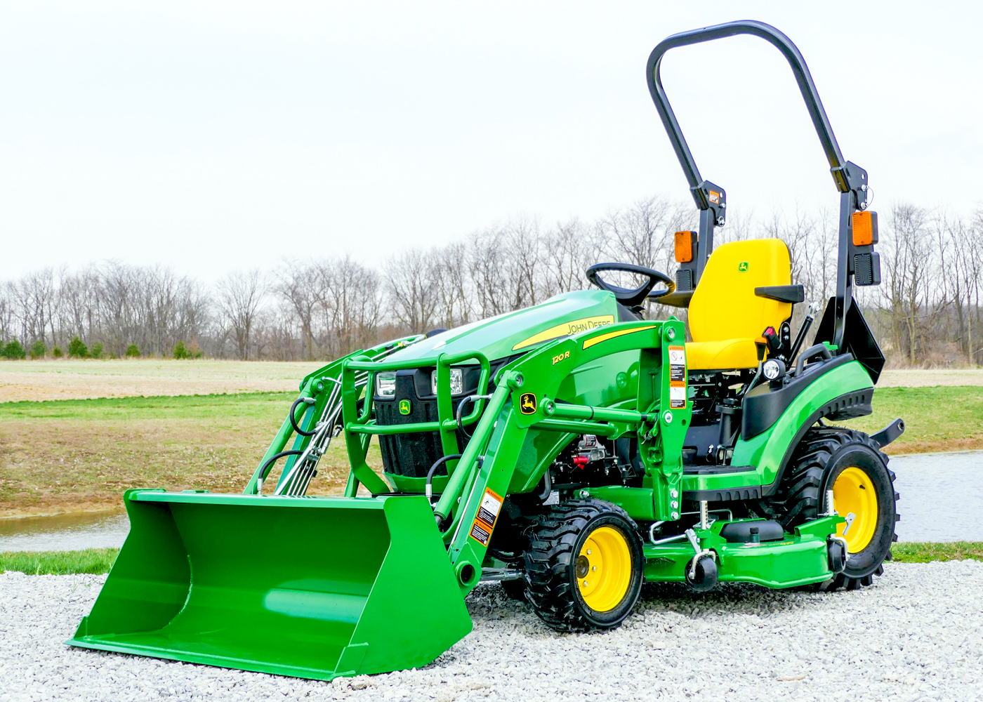 1025R Sub-Compact Utility Tractor