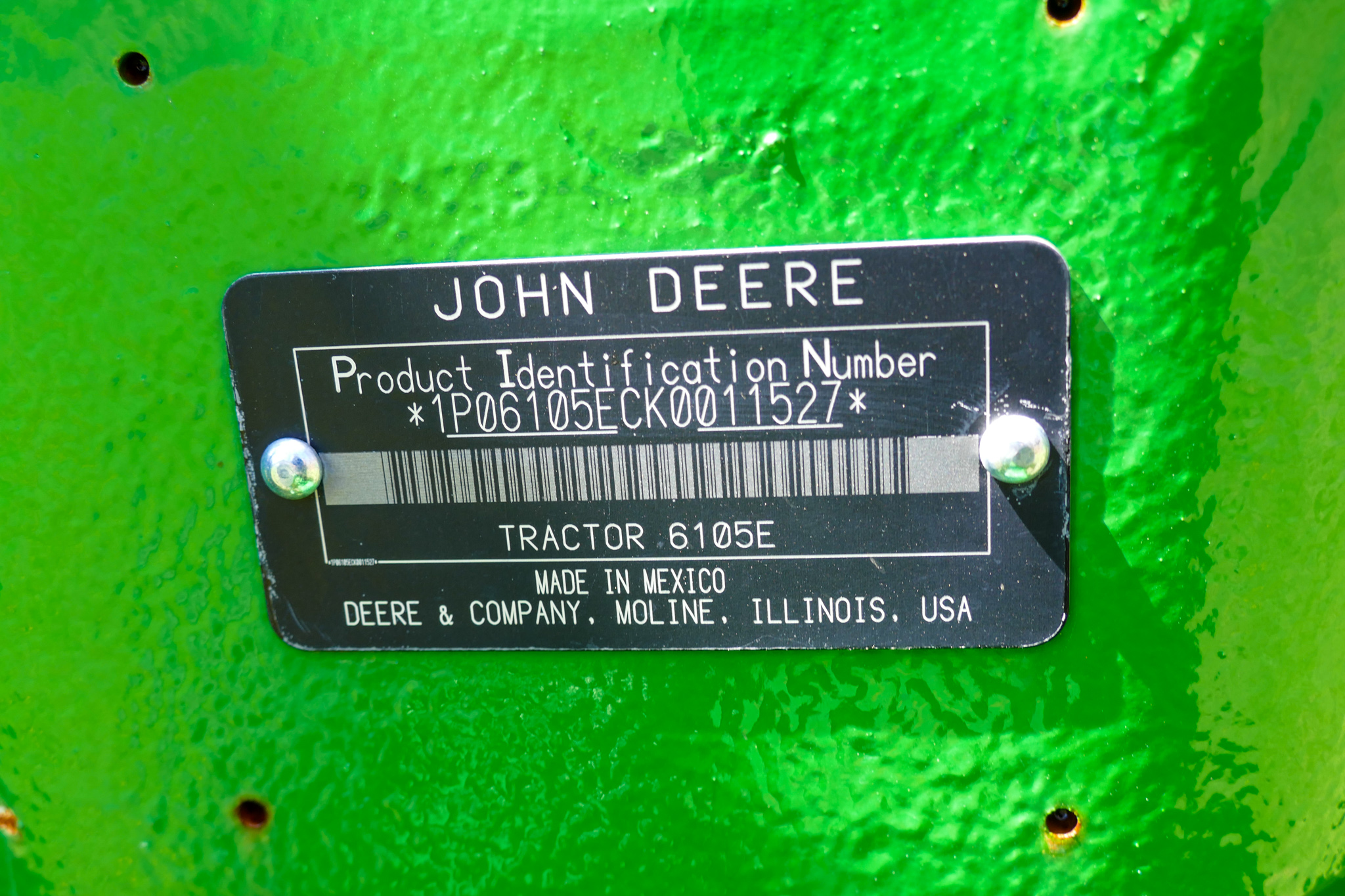 2019 John Deere 6105E