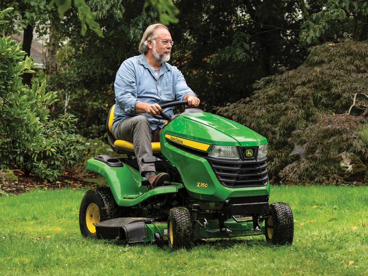 John Deere X350 Lawn Tractor
