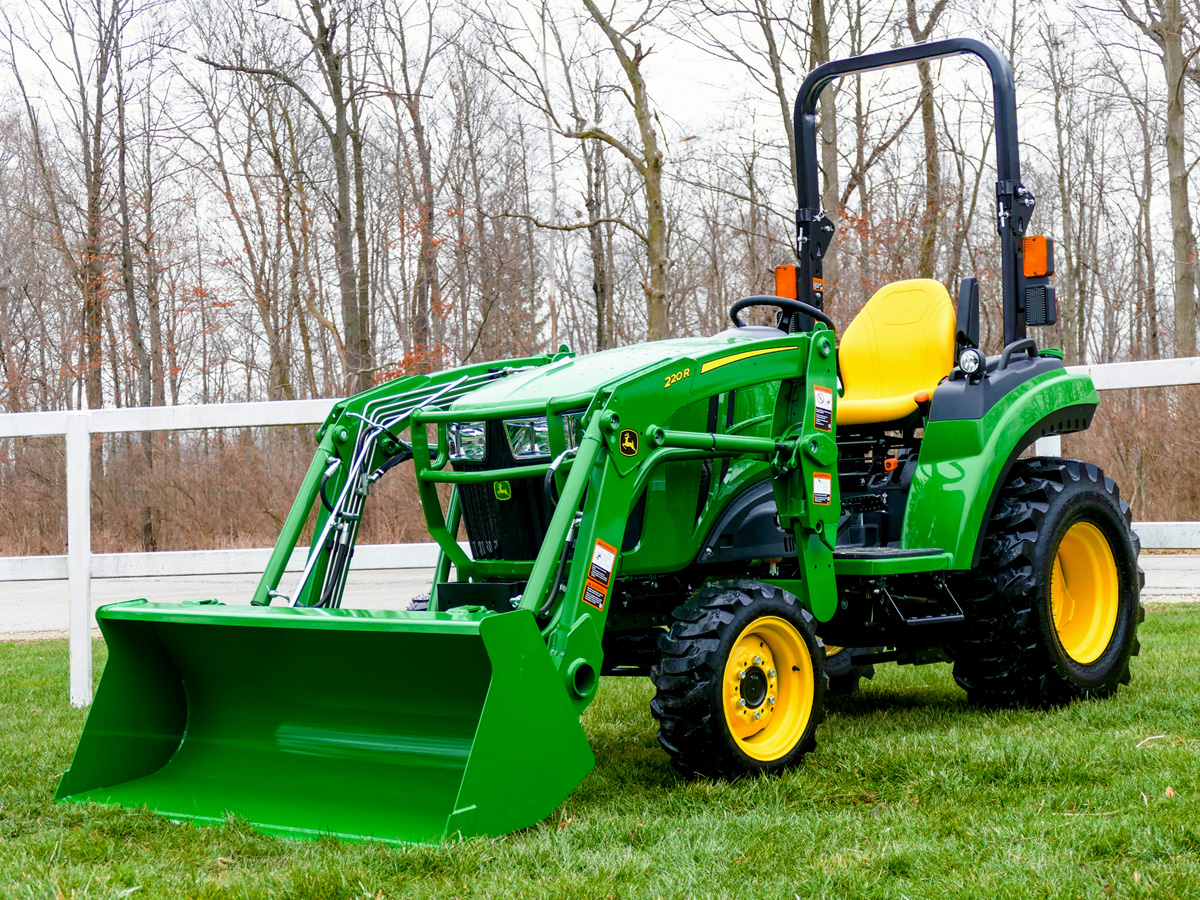 John Deere 2032R with 220R Loader