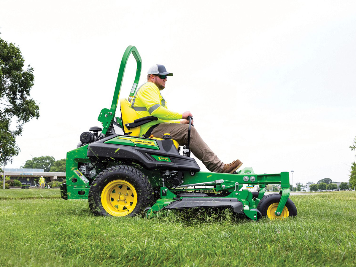 John Deere Z900 Series Commercial Mower